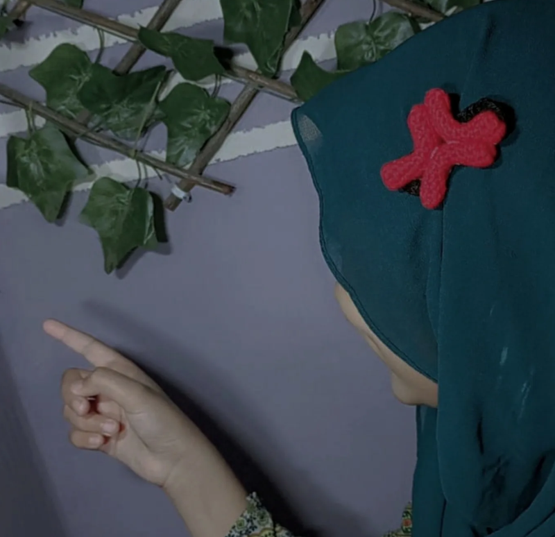 Kaleshi Hijab Pin